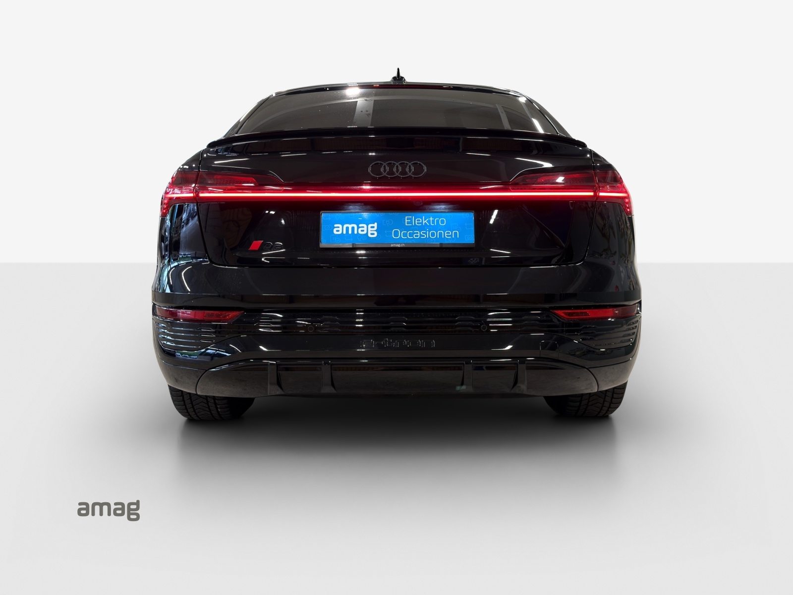 AUDI Q8 Sportback 50 e-tron Black Edition, Elektro, Occasion / Gebraucht, Automatik - 4