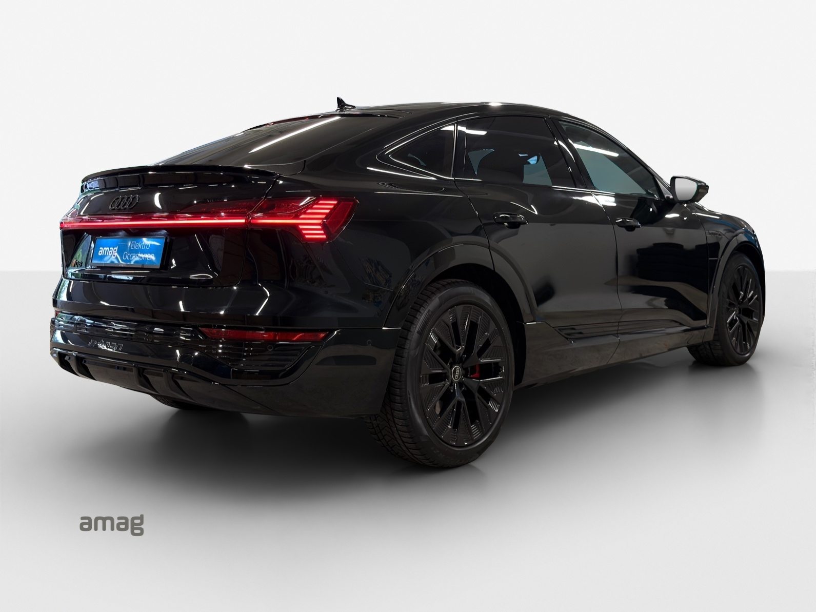 AUDI Q8 Sportback 50 e-tron Black Edition, Elektro, Occasion / Gebraucht, Automatik - 5