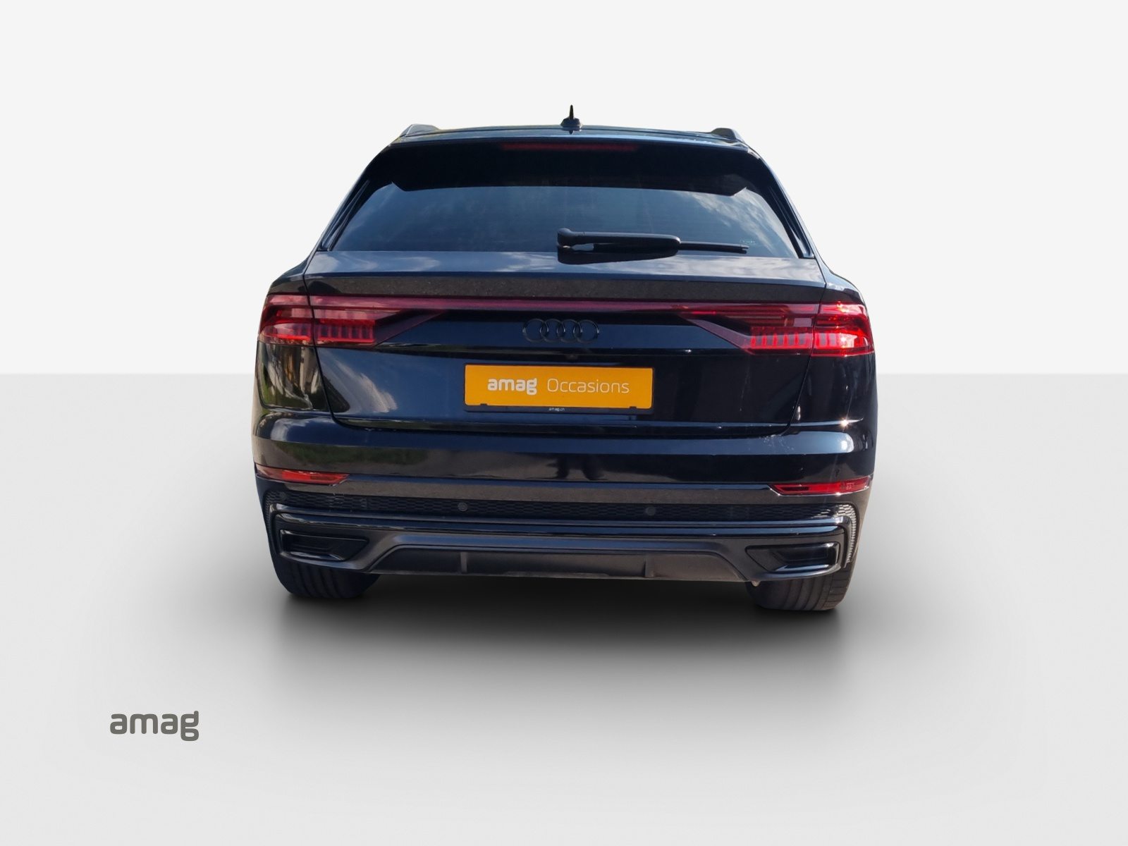 AUDI Q8 55 TFSI e, Full-Hybrid Petrol/Electric, Second hand / Used, Automatic - 4