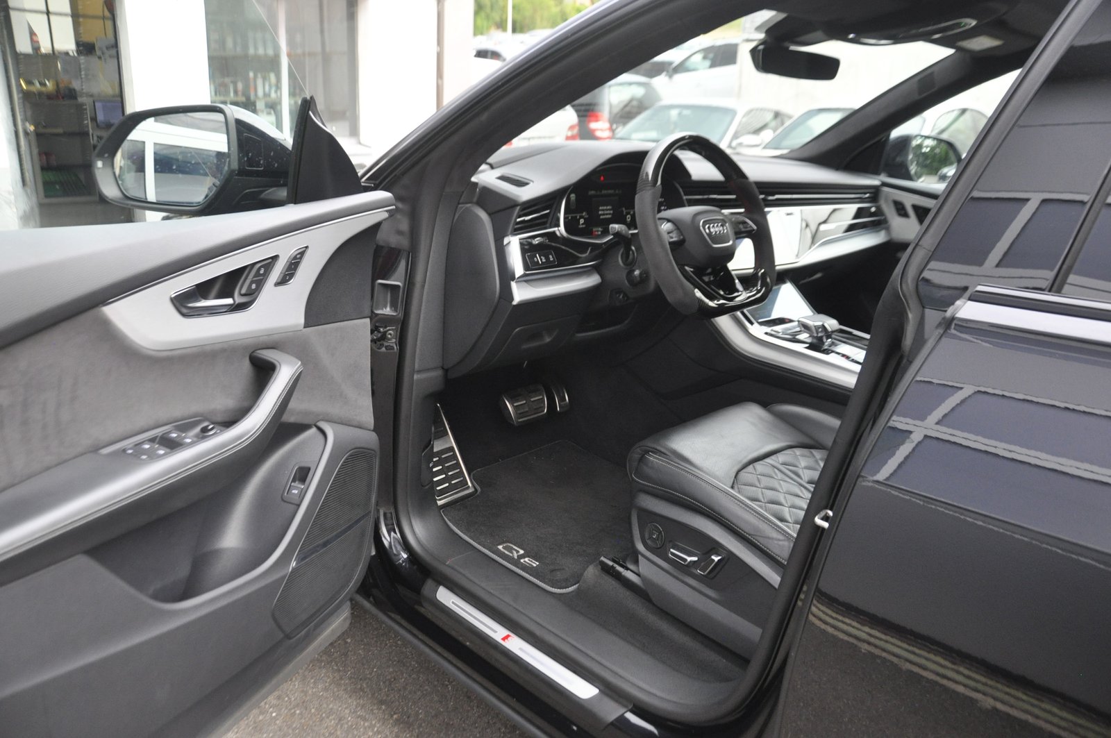 AUDI Q8 50 TDI quattro tiptronic I Anhängerkupplung, Mild-Hybrid Diesel/Elektro, Occasion / Gebraucht, Automatik - 4