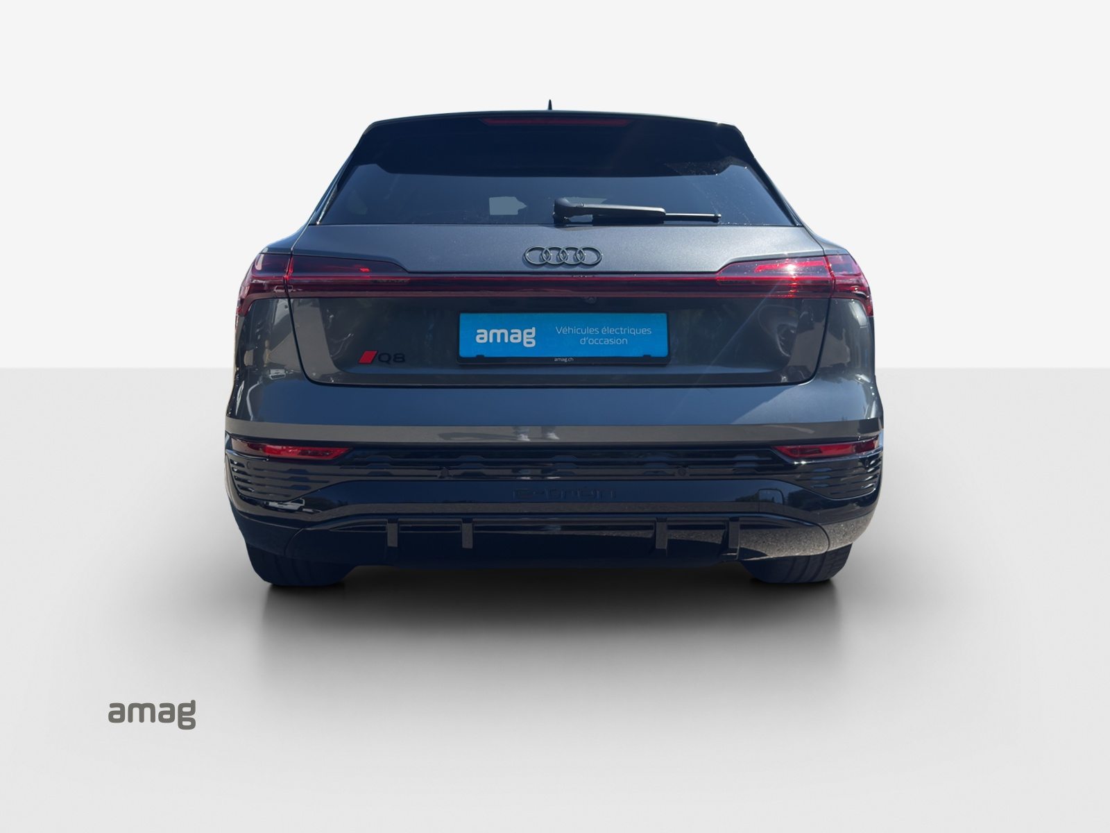AUDI Q8 50 e-tron Black Edition, Elektro, Occasion / Gebraucht, Automatik - 4