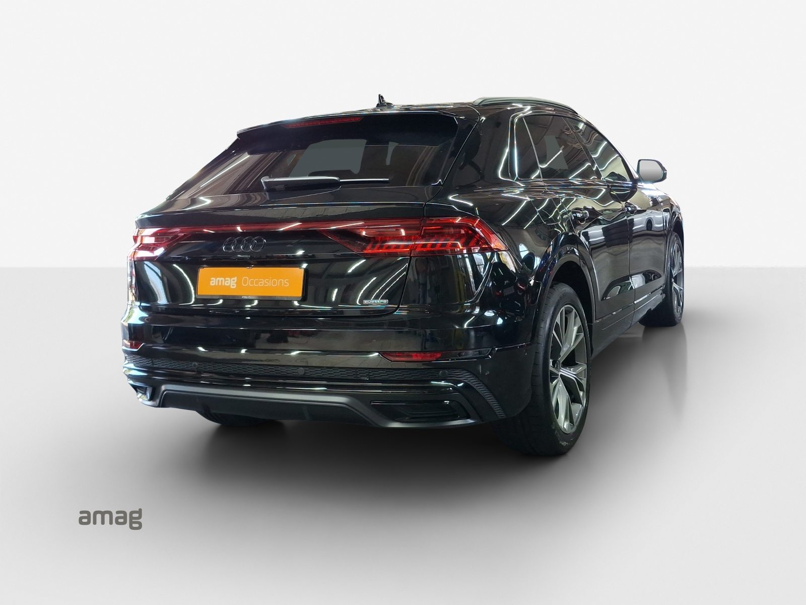 AUDI Q8 55 TFSI e Black Edition, Full-Hybrid Petrol/Electric, Second hand / Used, Automatic - 5