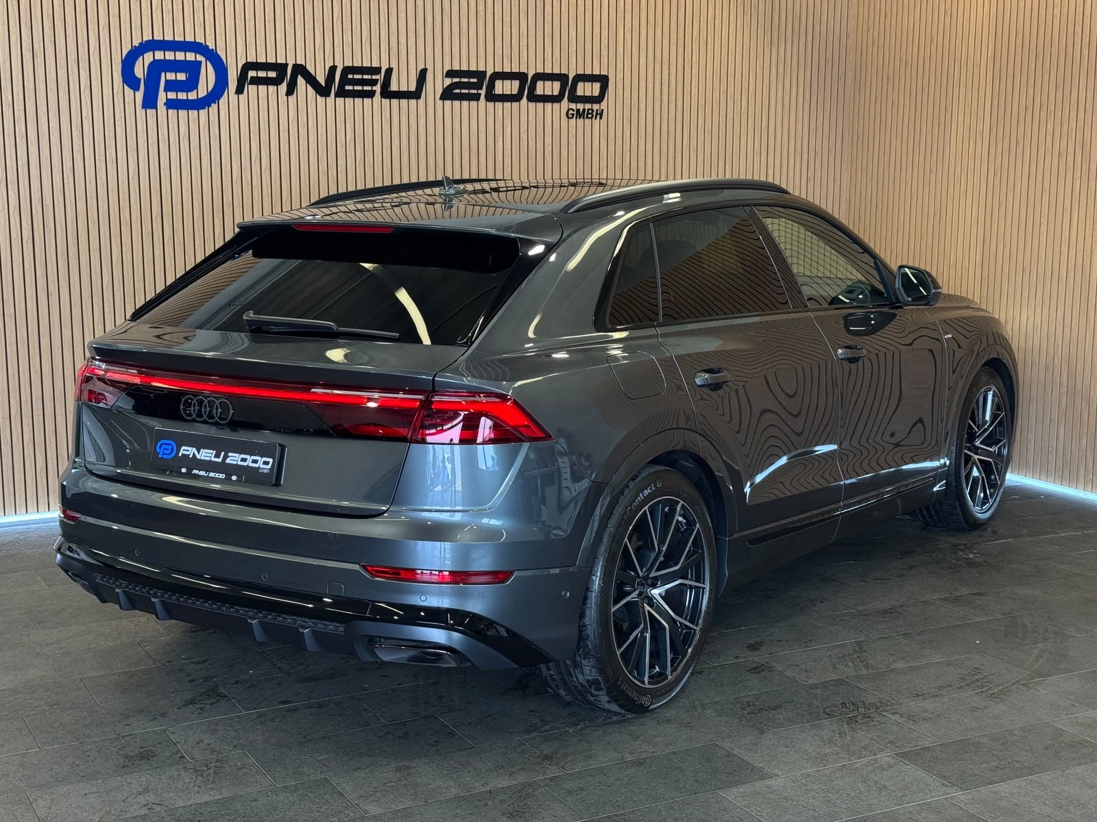 AUDI Q8 55 TFSI e quattro PHEV tiptronic, Plug-in-Hybrid Benzin/Elektro, Occasion / Gebraucht, Automatik - 7