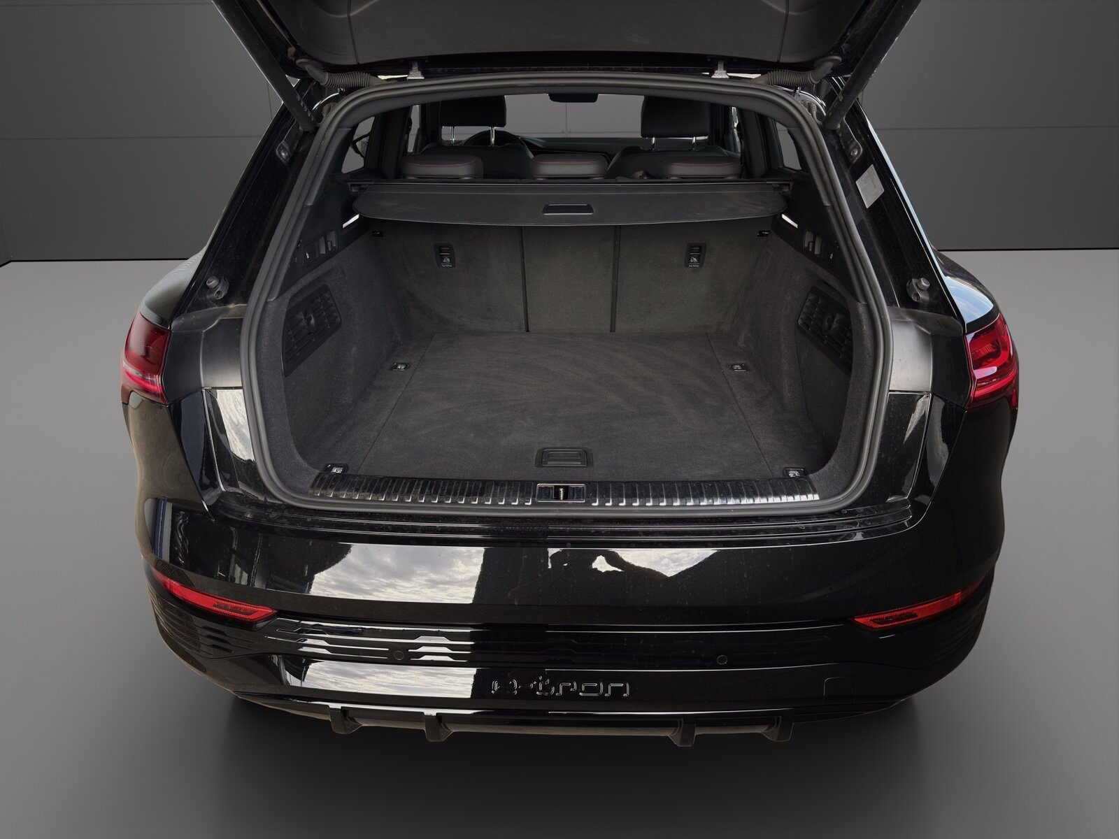 AUDI Q8 55 e-tron Black Edition quattro, Électrique, Occasion / Utilisé, Automatique - 4