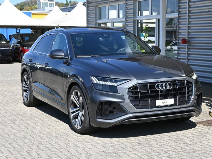 AUDI Q8 55 TFSI 3.0 V6 S-Line quattro tiptronic + AHK 3500kg, Mild-Hybrid Petrol/Electric, Second hand / Used, Automatic