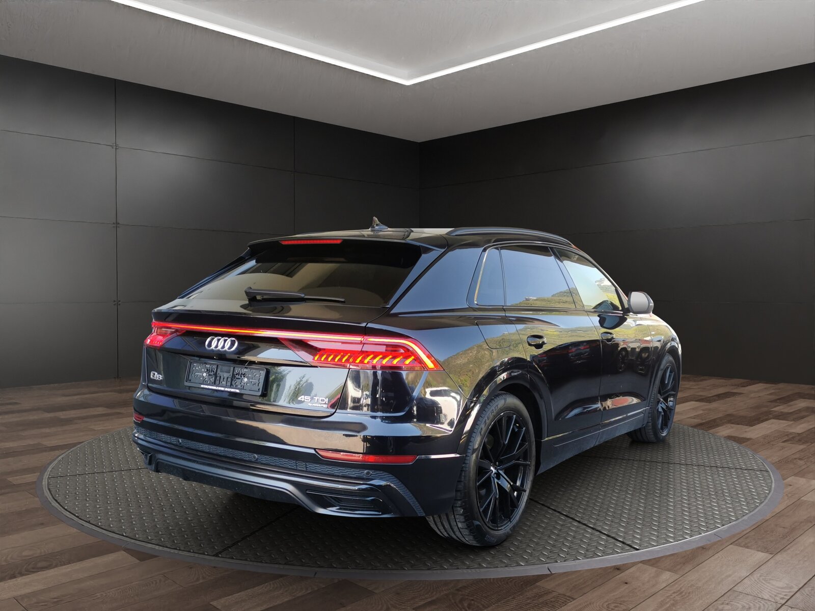 AUDI Q8 45 TDI quattro tiptronic, Mild-Hybrid Diesel/Elektro, Occasion / Gebraucht, Automatik - 7