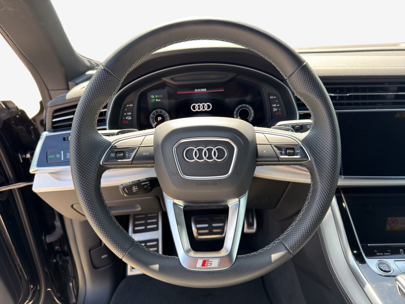 AUDI Q8 SUV 55 TFSI e, Voll-Hybrid Benzin/Elektro, Occasion / Gebraucht, Automatik - 7