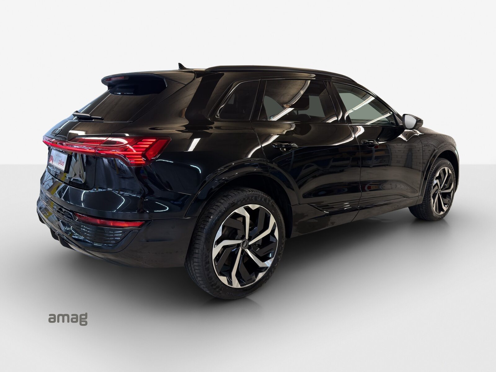 AUDI Q8 55 e-tron S line, Electric, Second hand / Used, Automatic - 5