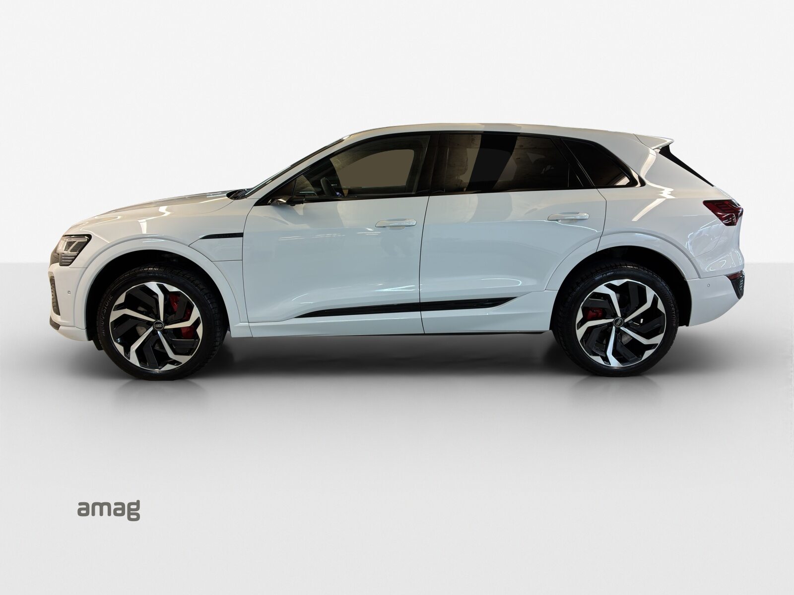 AUDI Q8 55 e-tron S line, Elektro, Occasion / Gebraucht, Automatik - 2