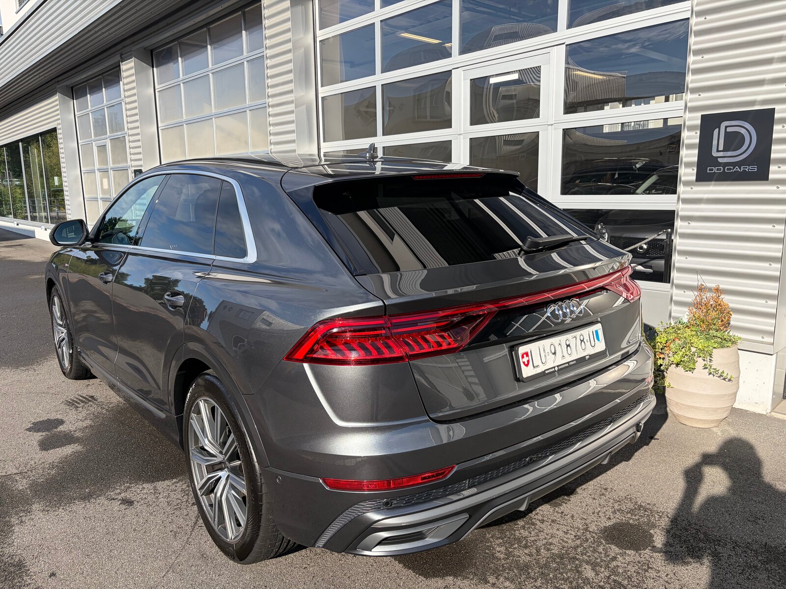 AUDI Q8 55 TFSI quattro tiptronic, Mild-Hybrid Benzin/Elektro, Occasion / Gebraucht, Automatik - 6