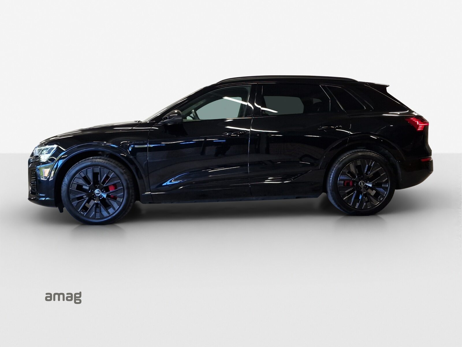 AUDI Q8 55 e-tron Black Edition, Elektro, Occasion / Gebraucht, Automatik - 2