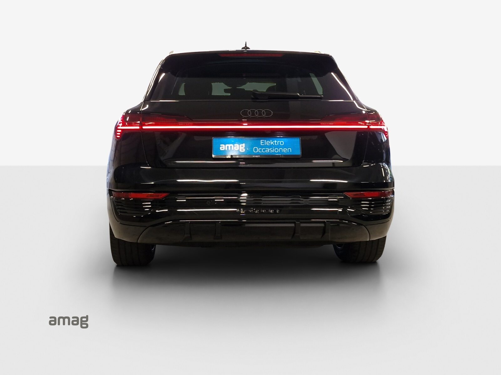 AUDI Q8 55 e-tron Black Edition, Elektro, Occasion / Gebraucht, Automatik - 4