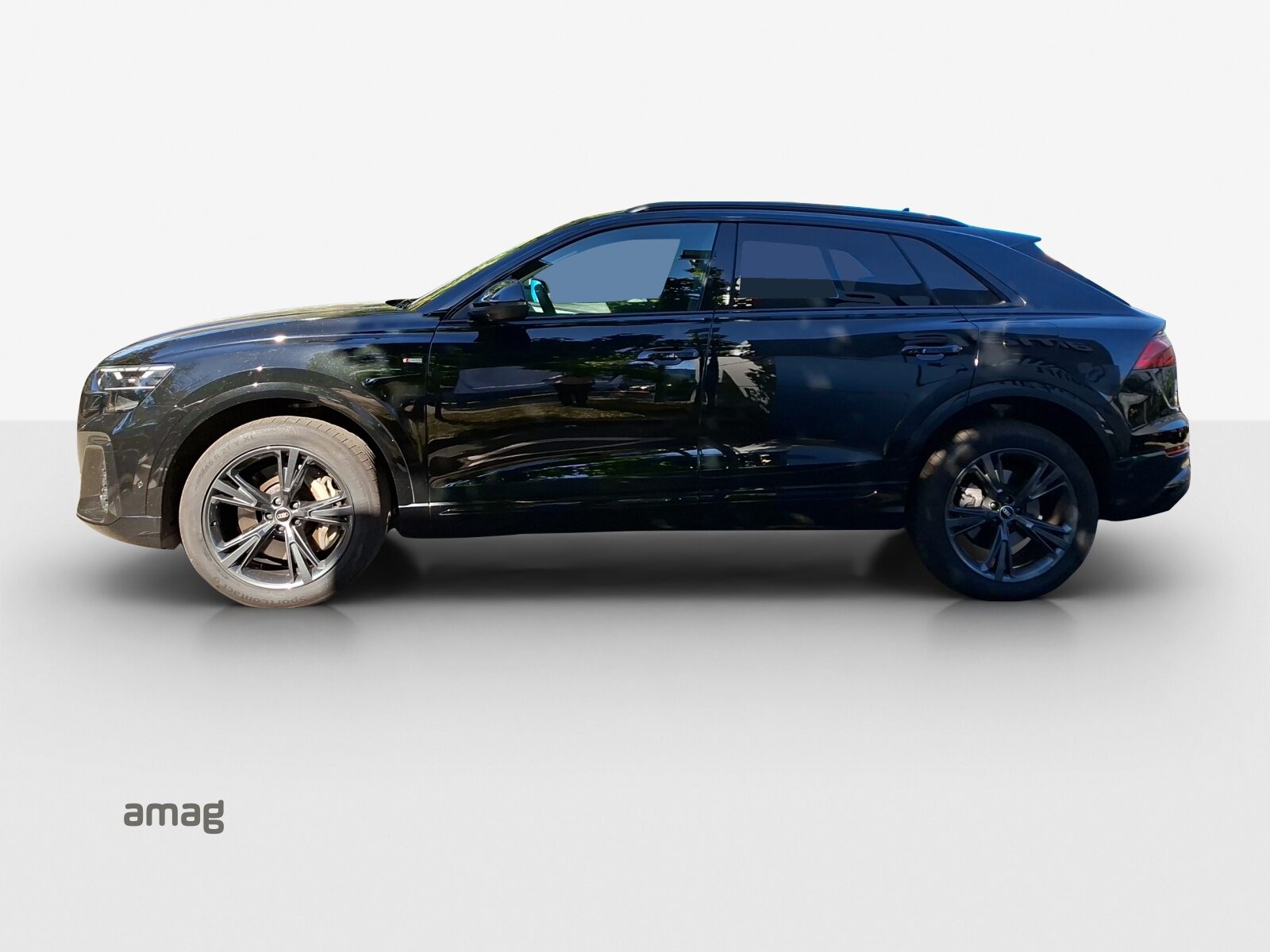 AUDI Q8 SUV TFSI e 290 kW, Full-Hybrid Petrol/Electric, Second hand / Used, Automatic - 2