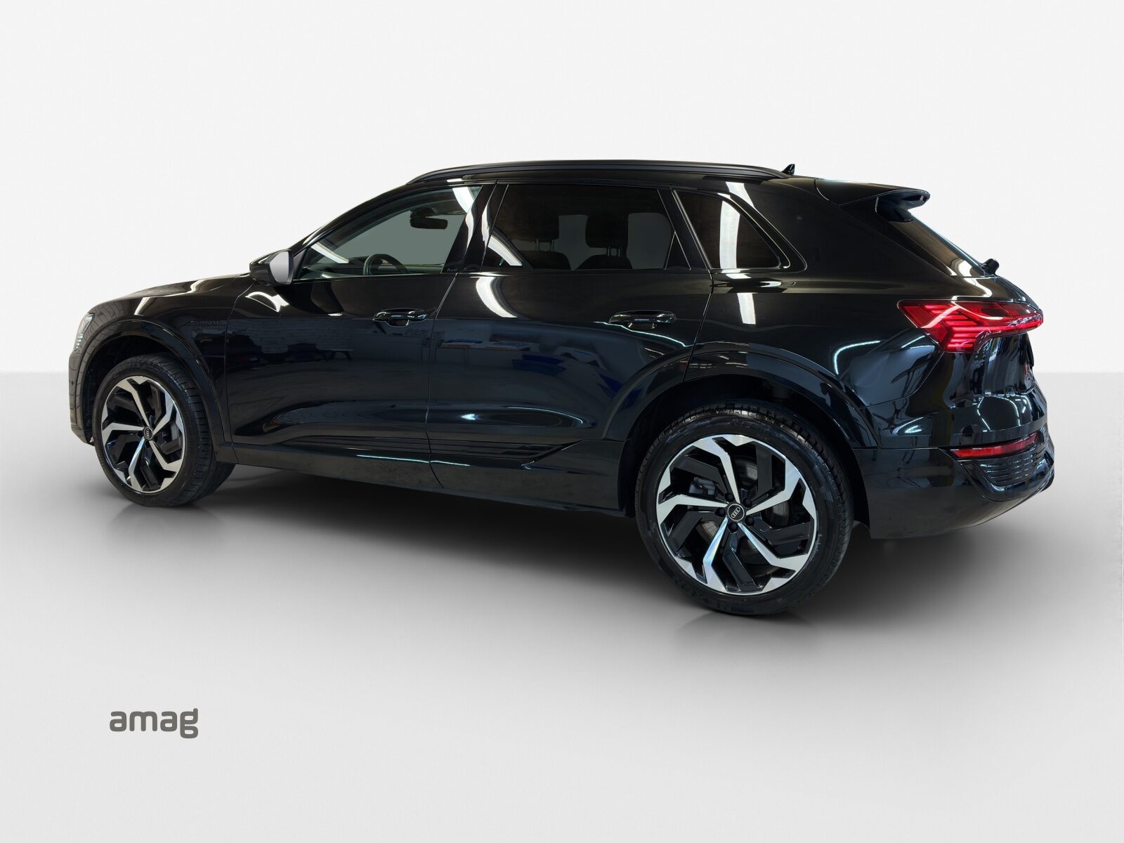 AUDI Q8 55 e-tron S line, Elektro, Occasion / Gebraucht, Automatik - 3