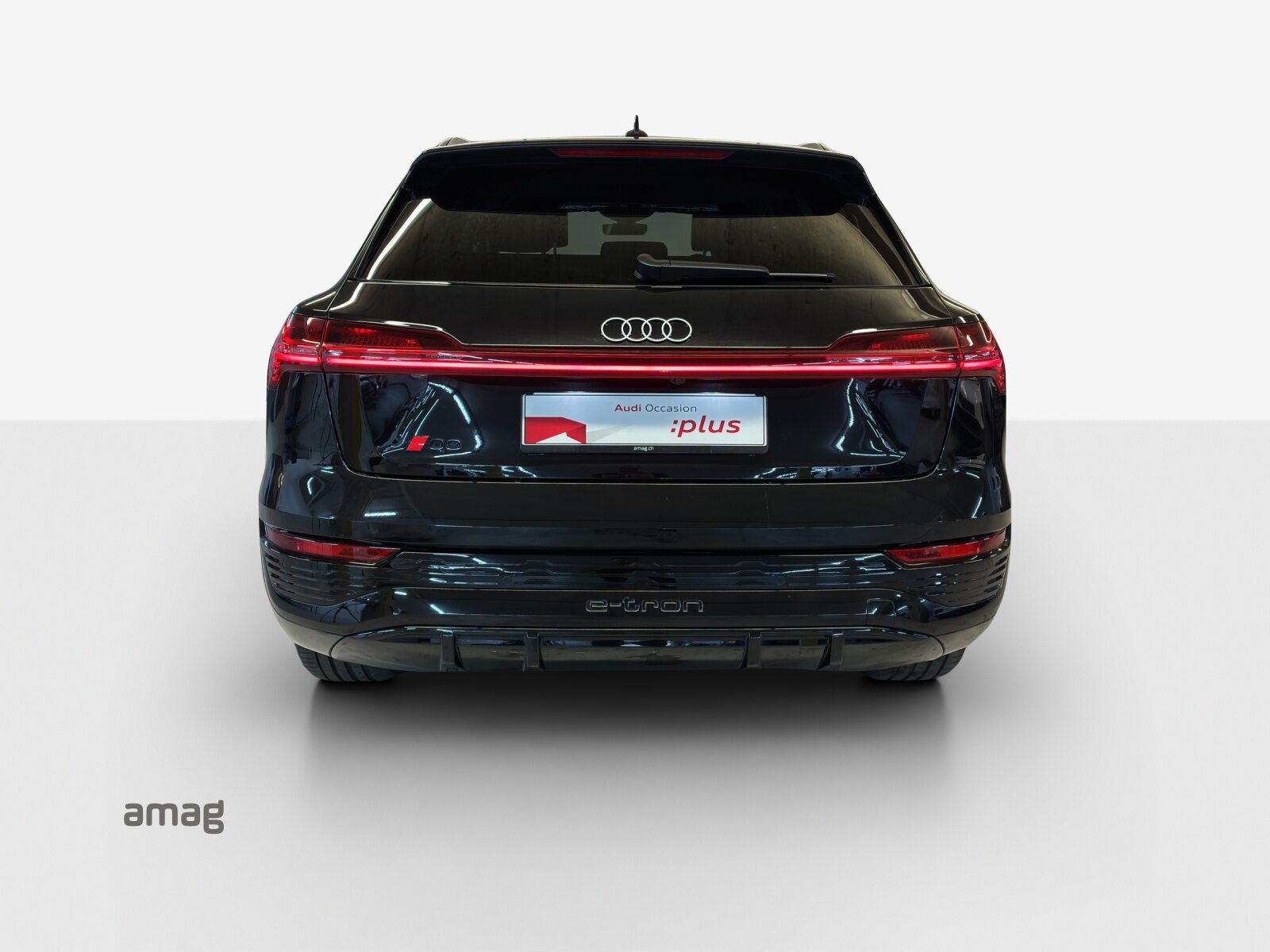 AUDI Q8 55 e-tron S line, Elektro, Occasion / Gebraucht, Automatik - 4
