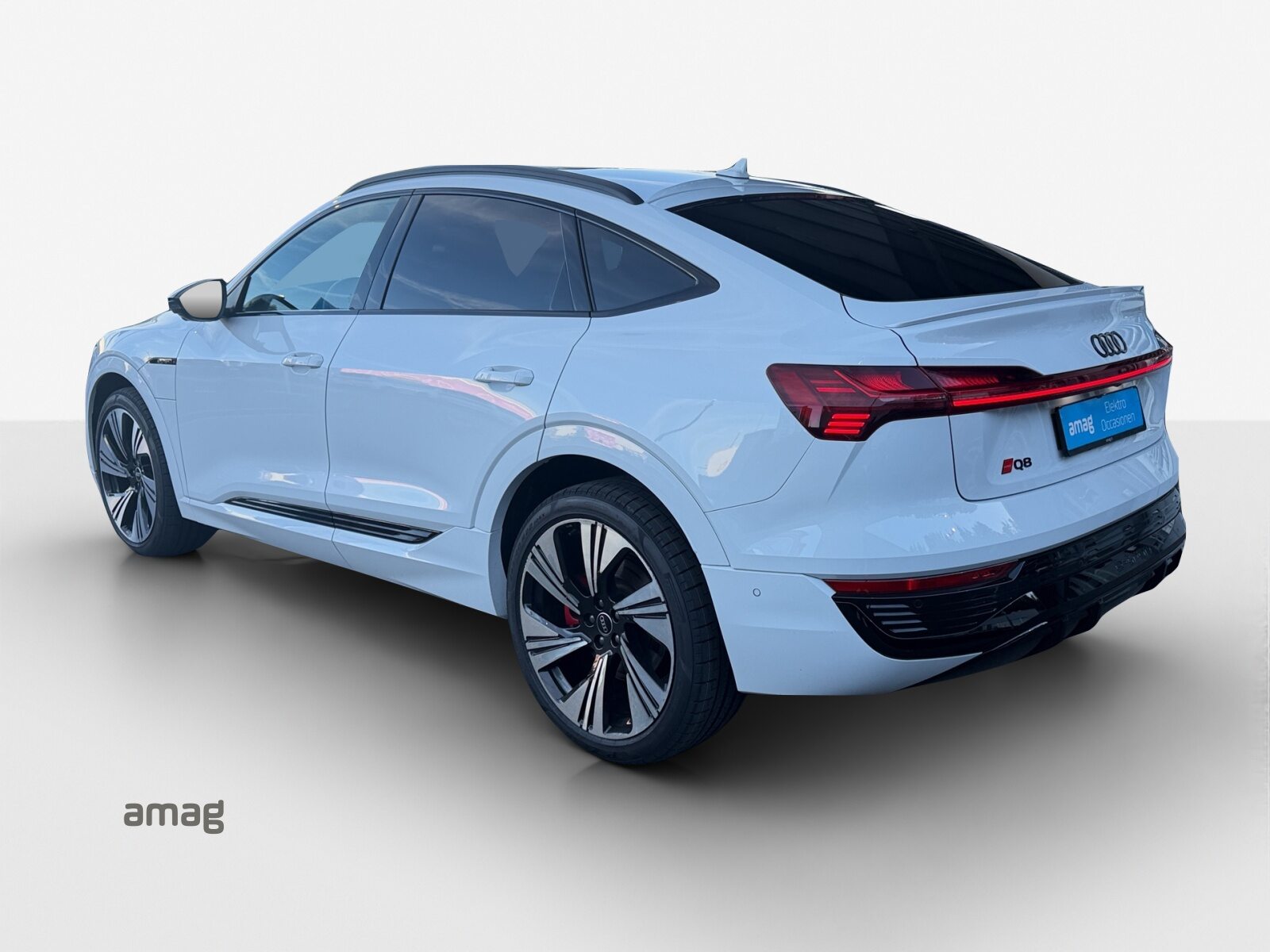 AUDI Q8 Sportback 55 e-tron Black Edition, Électrique, Occasion / Utilisé, Automatique - 3