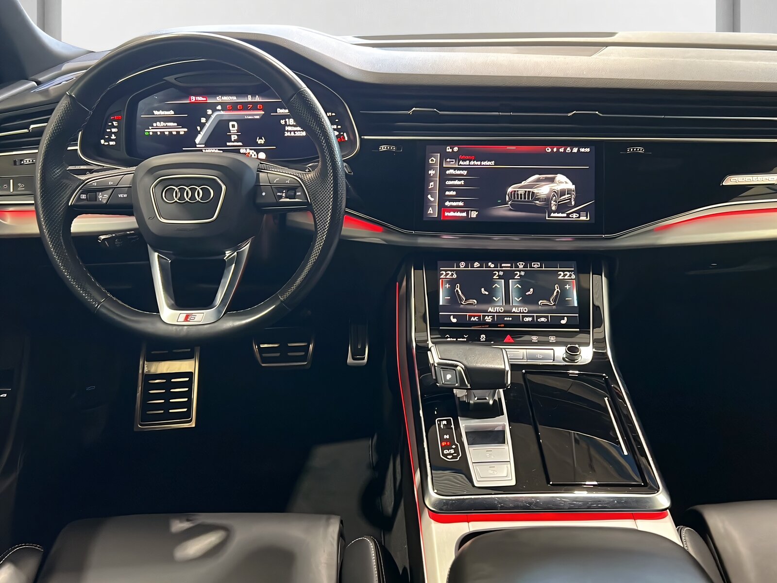 AUDI Q8 55 TFSI qu**S-Sportsitze,Allradlenkung,S-Line,SoftClose,, Hybride Léger Essence/Électricité, Occasion / Utilisé, Automatique - 7