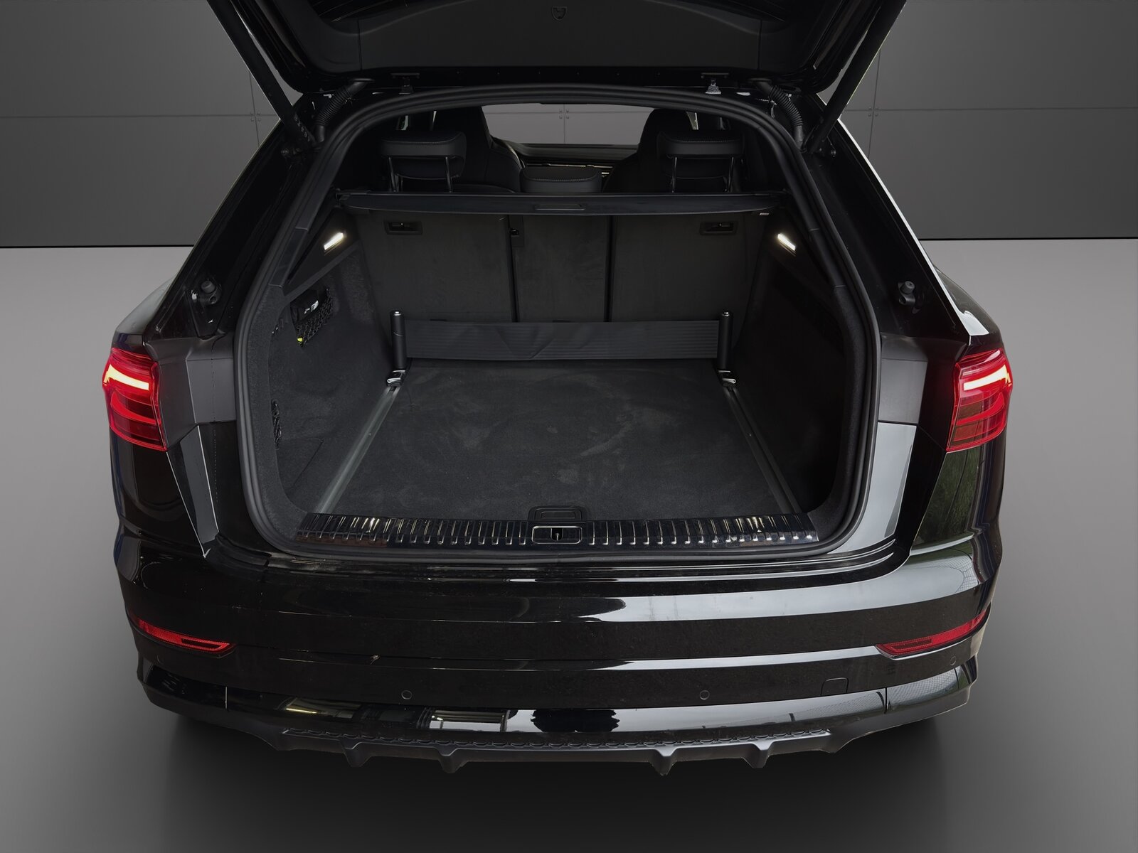 AUDI Q8 SUV 55 TFSI S Line quattro tiptronic, Mild-Hybrid Benzin/Elektro, Occasion / Gebraucht, Automatik - 5