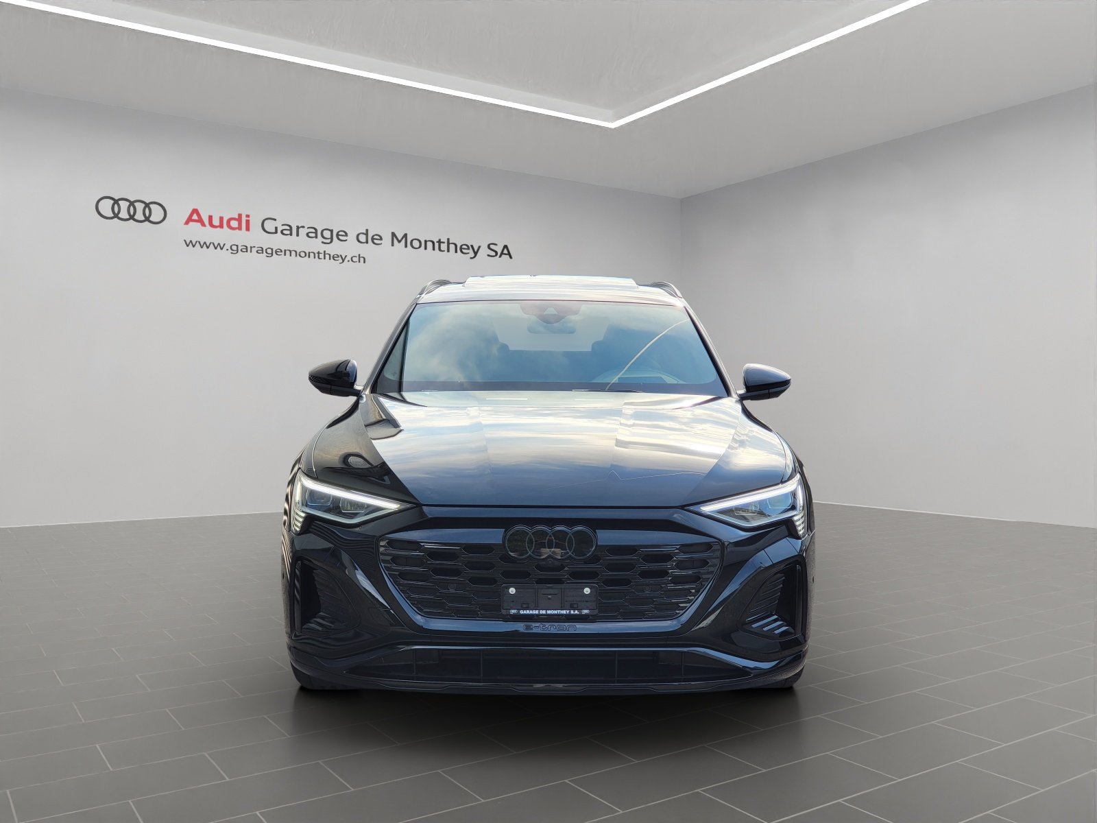 AUDI Q8 55 e-tron S line quattro, Elettrica, Auto dimostrativa, Automatico - 2