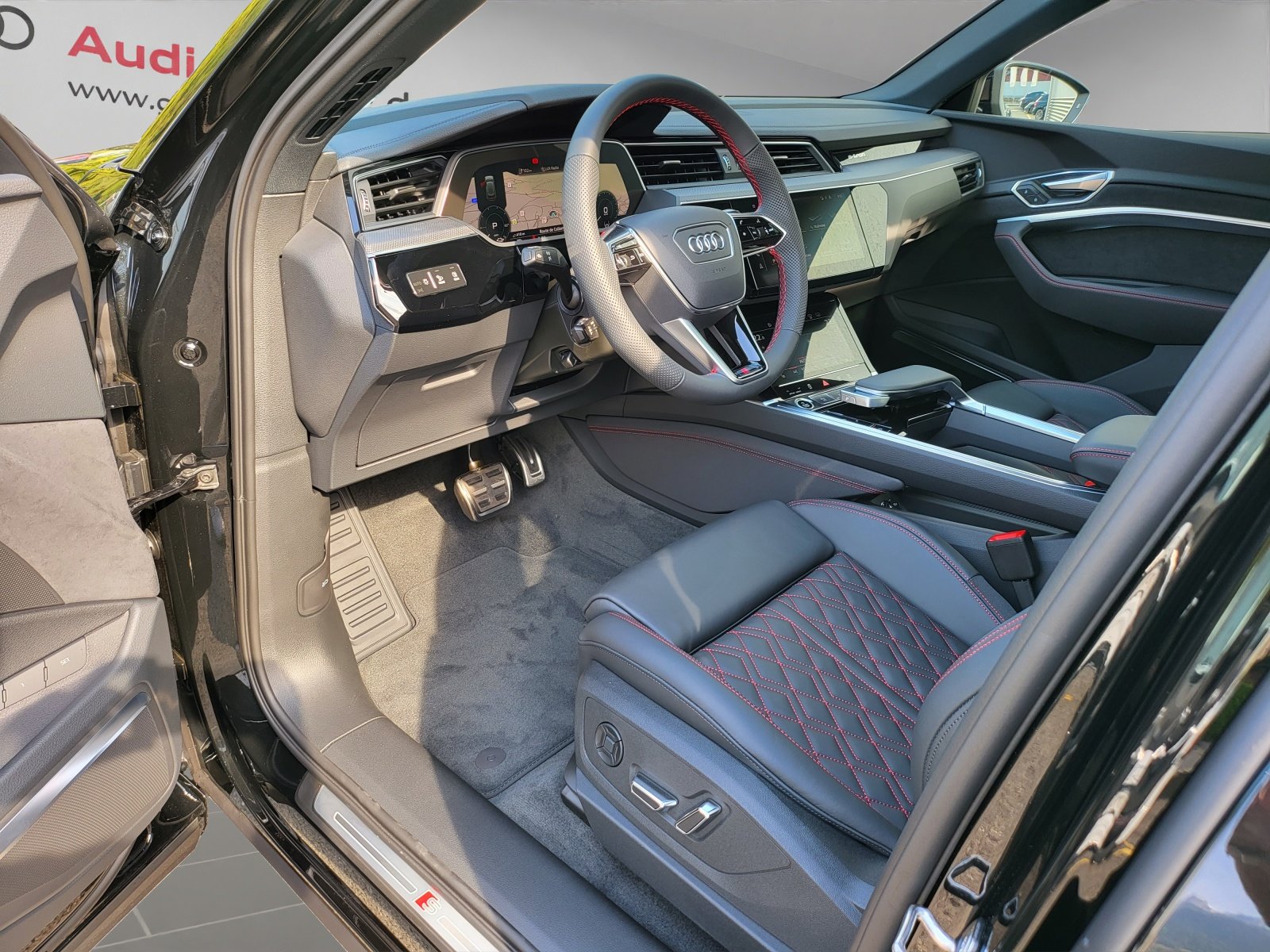 AUDI Q8 55 e-tron S line quattro, Elettrica, Auto dimostrativa, Automatico - 7