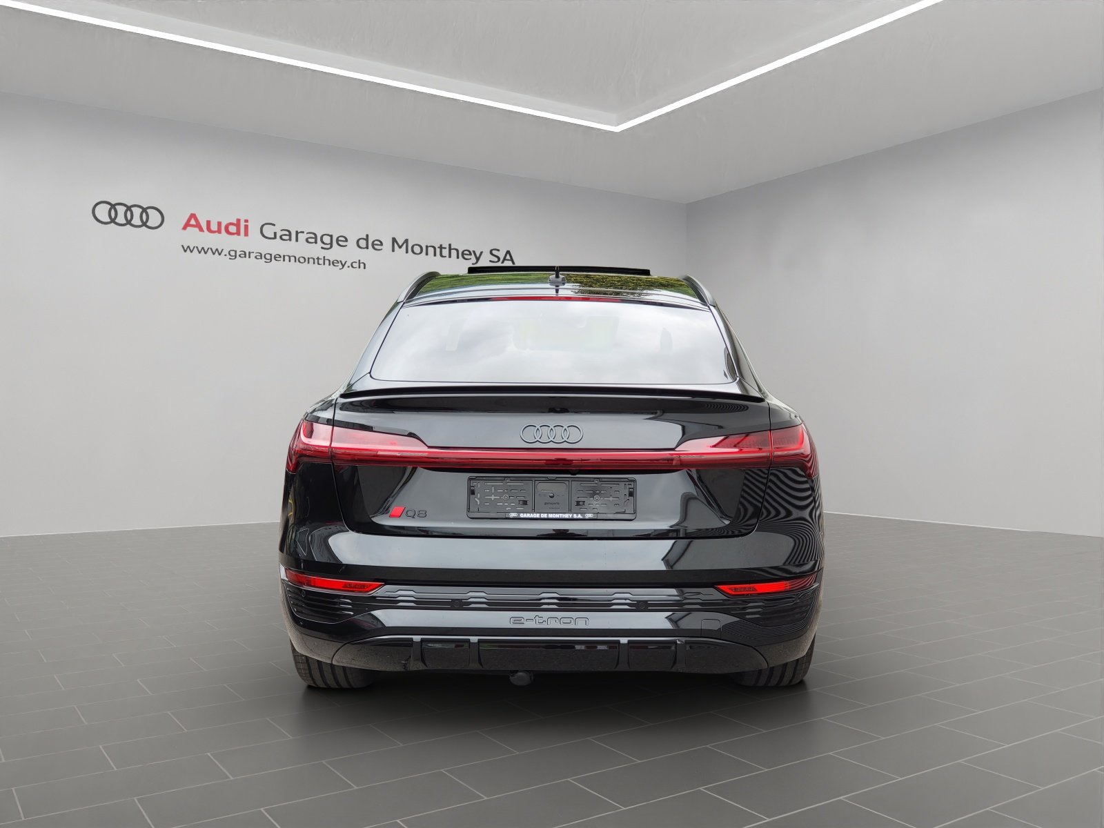 AUDI Q8 Sportback 55 e-tron Black Edition quattro, Electric, Ex-demonstrator, Automatic - 5