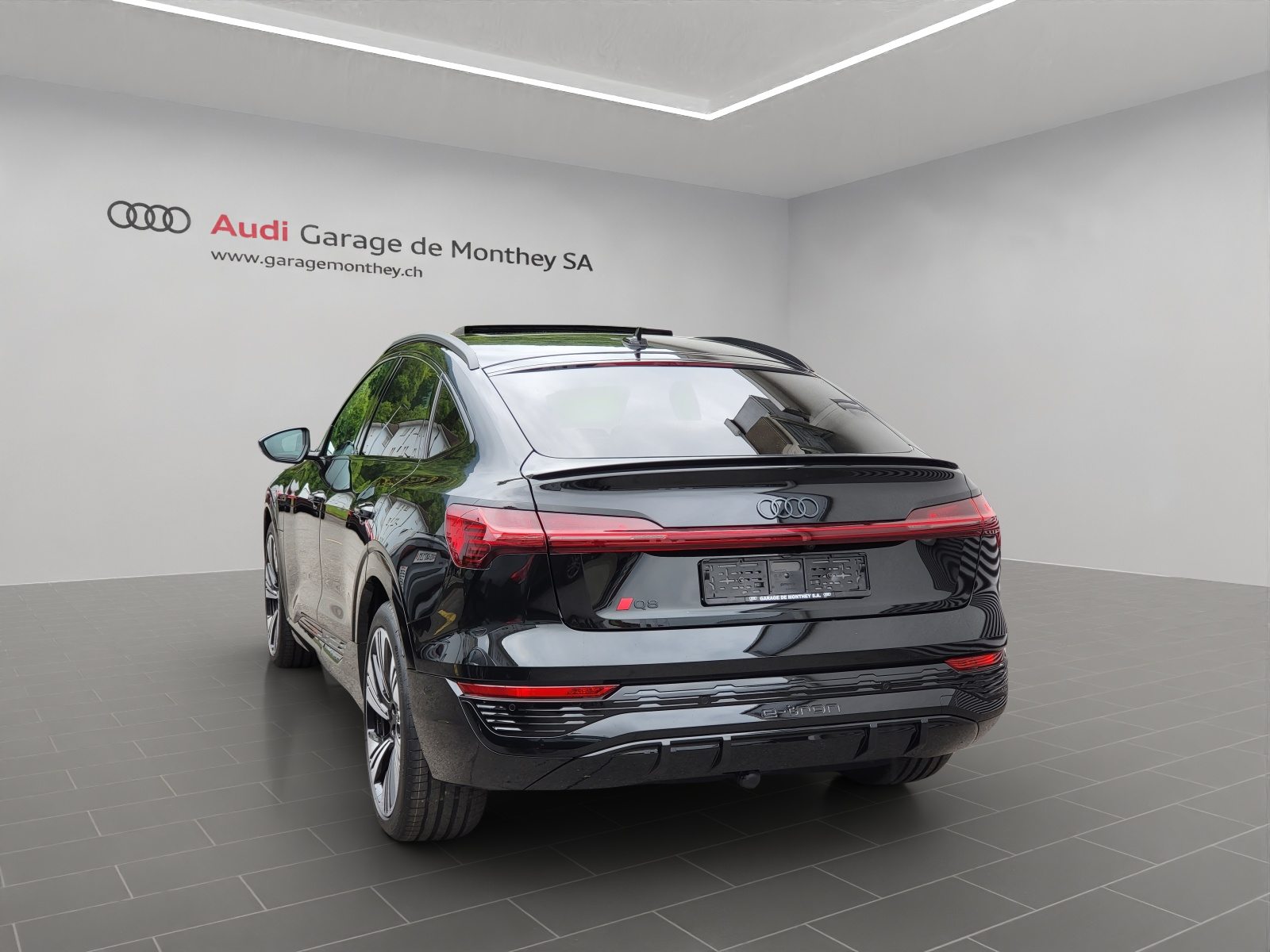AUDI Q8 Sportback 55 e-tron Black Edition quattro, Electric, Ex-demonstrator, Automatic - 6