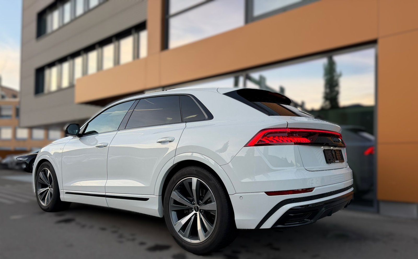 AUDI Q8 3.0 55 TFSI Black Edition quattro T-Tronic, Mild-Hybrid Petrol/Electric, Second hand / Used, Automatic - 5