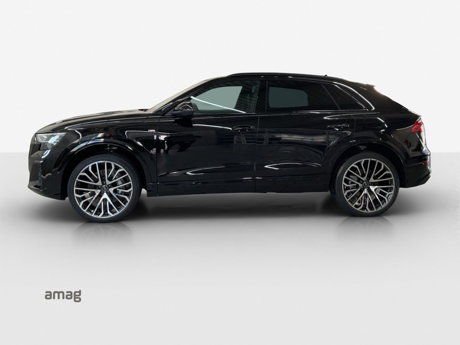 AUDI Q8 SUV 55 TFSI e, Hybride Intégral Essence/Électricité, Voiture de démonstration, Automatique - 2