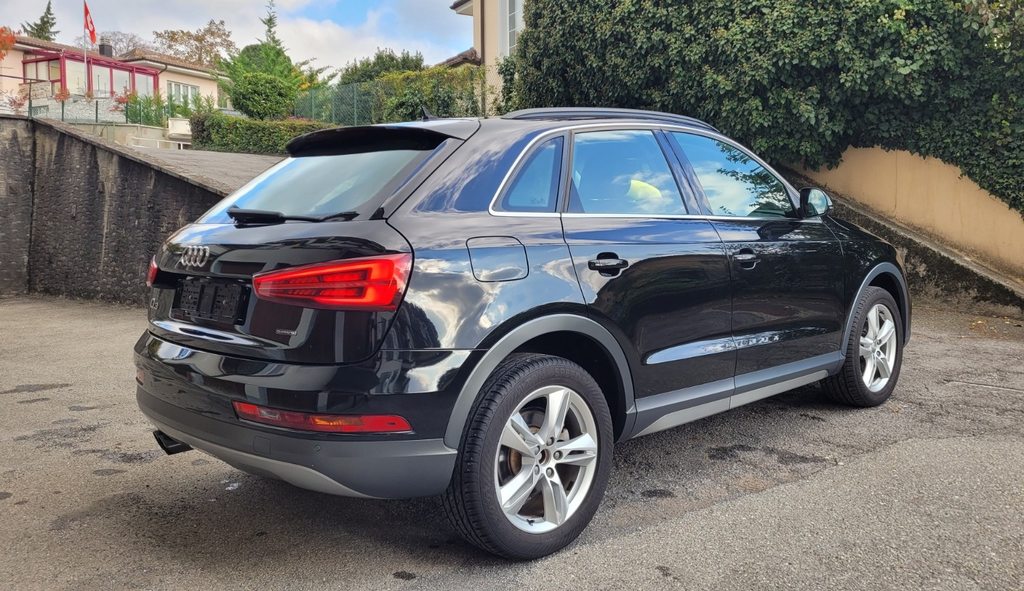 AUDI Q3 2.0 TFSI Design quattro S-Tr., Petrol, Second hand / Used, Automatic - 4