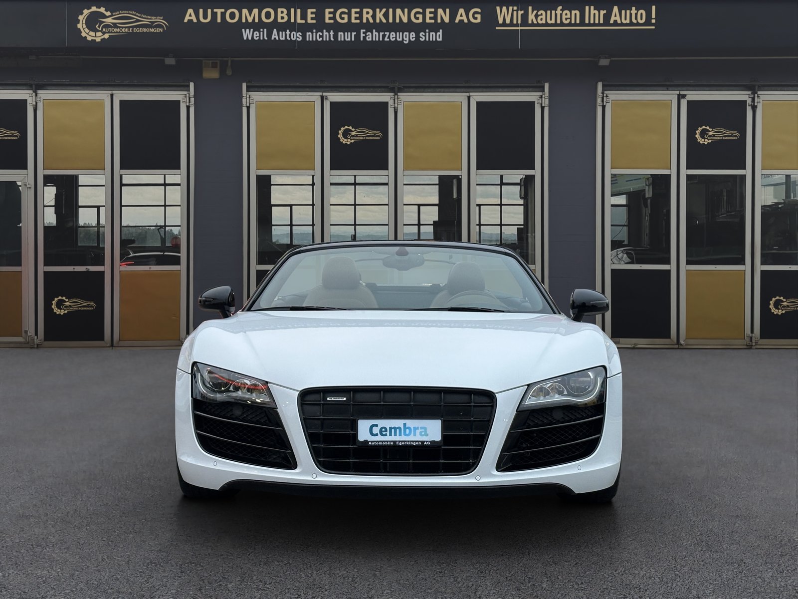 AUDI R8 Spyder 5.2 R-Tronic, Petrol, Second hand / Used, Automatic - 2