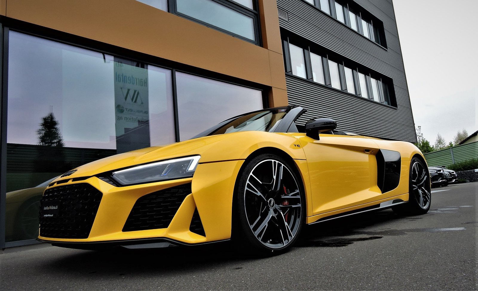 AUDI R8 Spyder 5.2 FSI V10 performance quattro S-Tronic