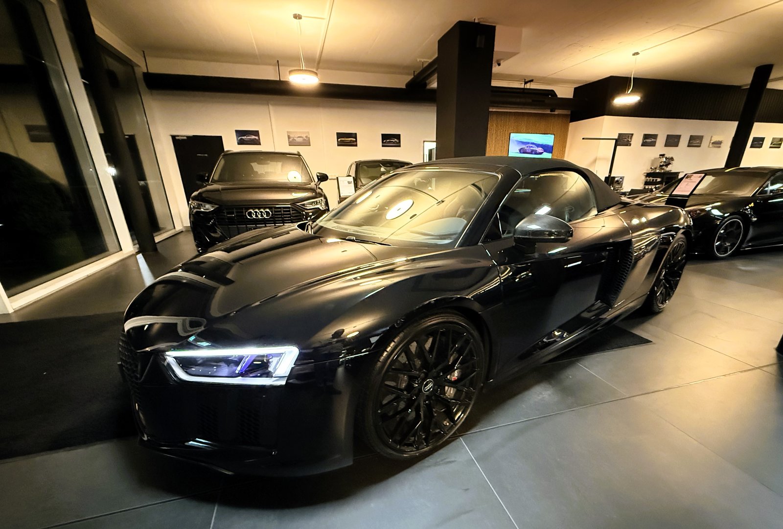 AUDI R8 Spyder 5.2 S-Tronic, Petrol, Second hand / Used, Automatic - 2