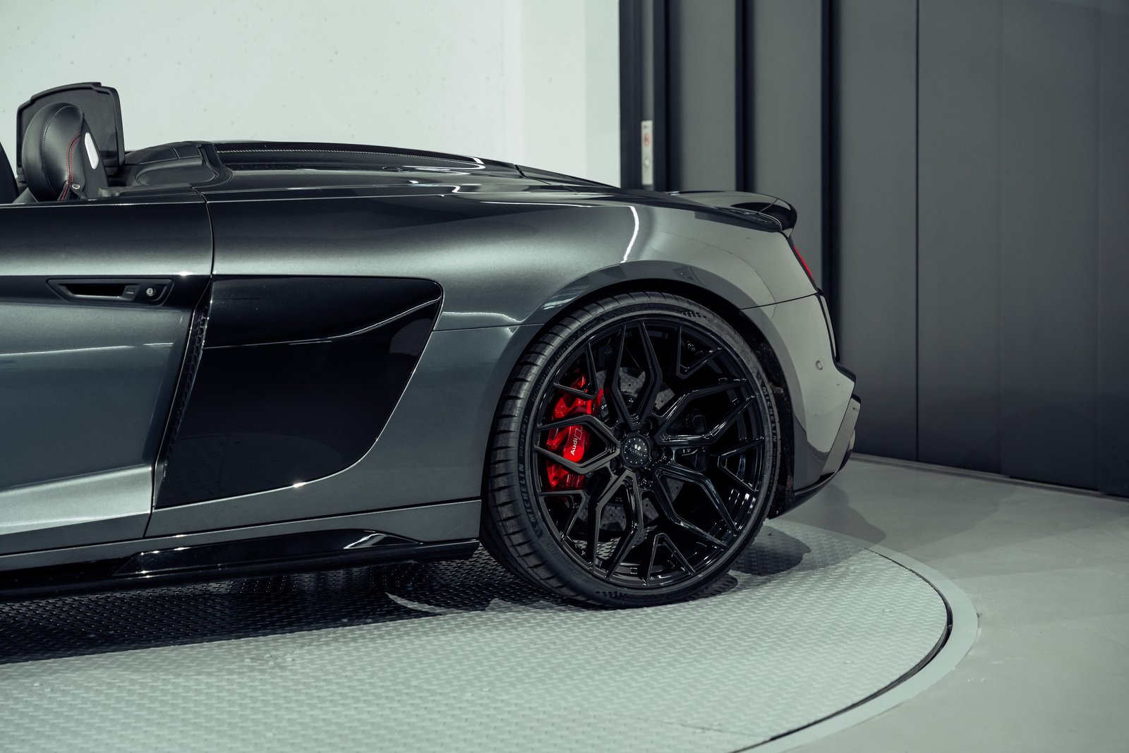AUDI R8 Spyder performance S-Tronic, Benzin, Occasion / Gebraucht, Automatik - 6