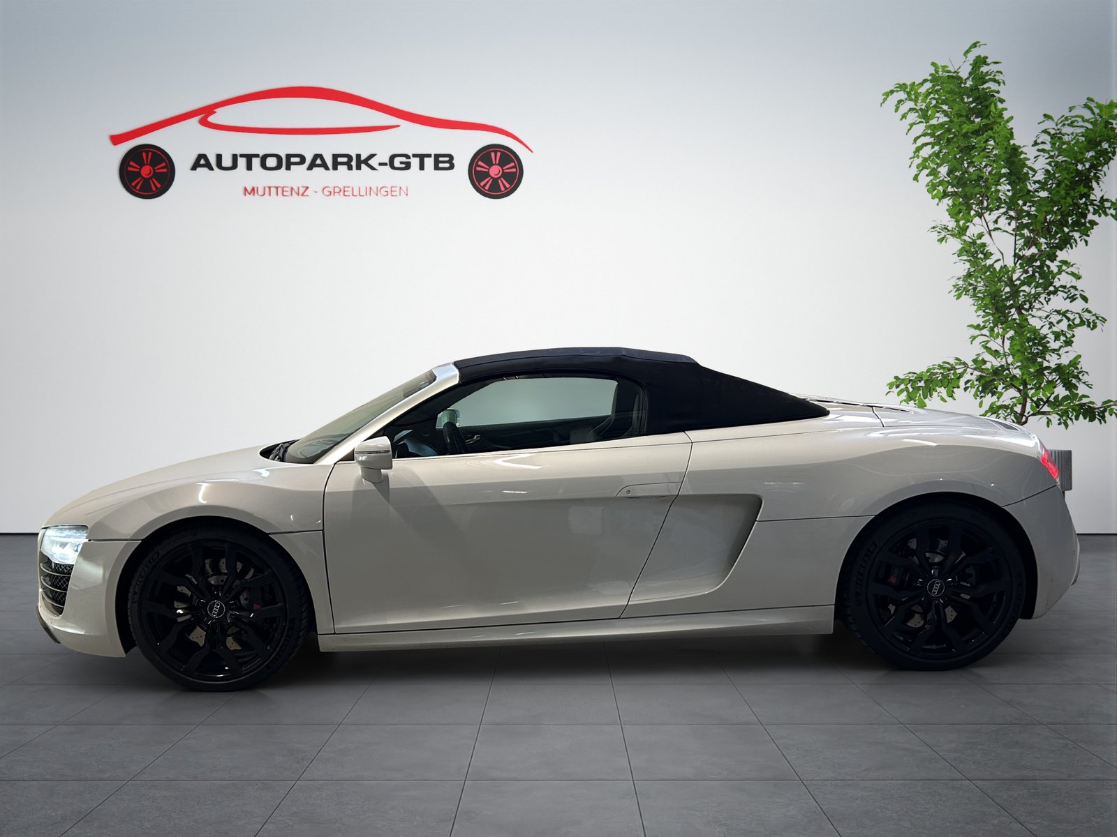AUDI R8 Spyder 5.2 S-Tronic, Petrol, Second hand / Used, Automatic - 6