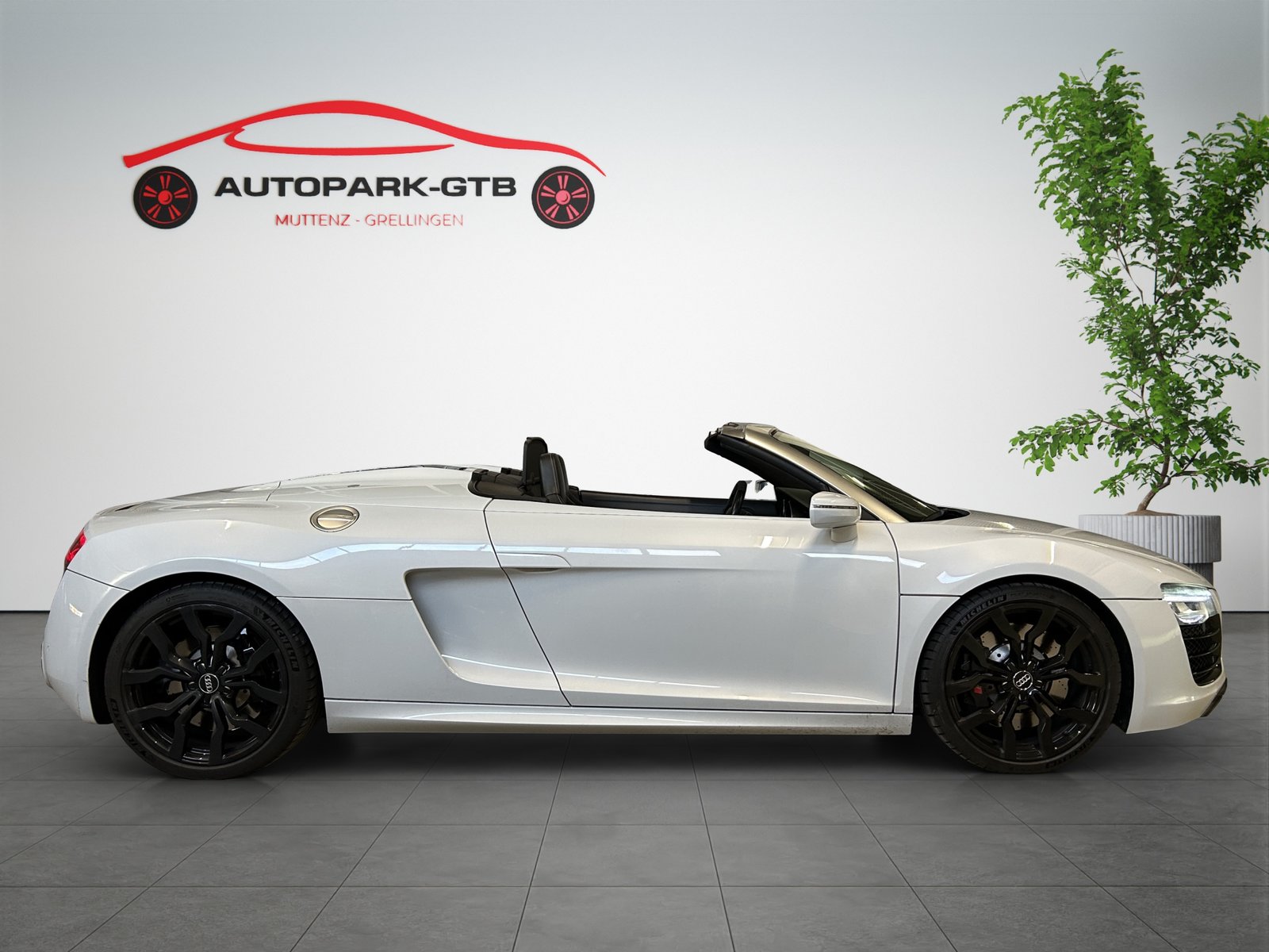 AUDI R8 Spyder 5.2 S-Tronic, Petrol, Second hand / Used, Automatic - 7