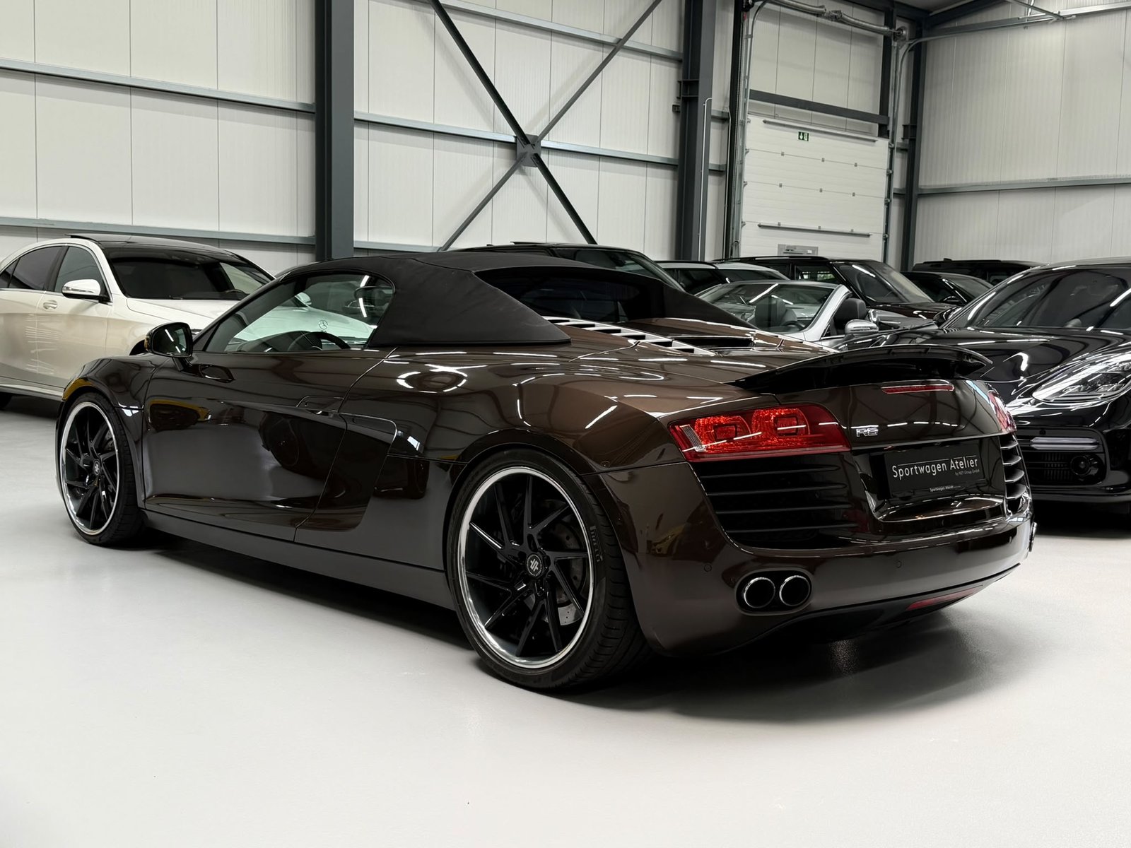 AUDI R8 Spyder 4.2 R-Tronic, Petrol, Second hand / Used, Automatic - 4