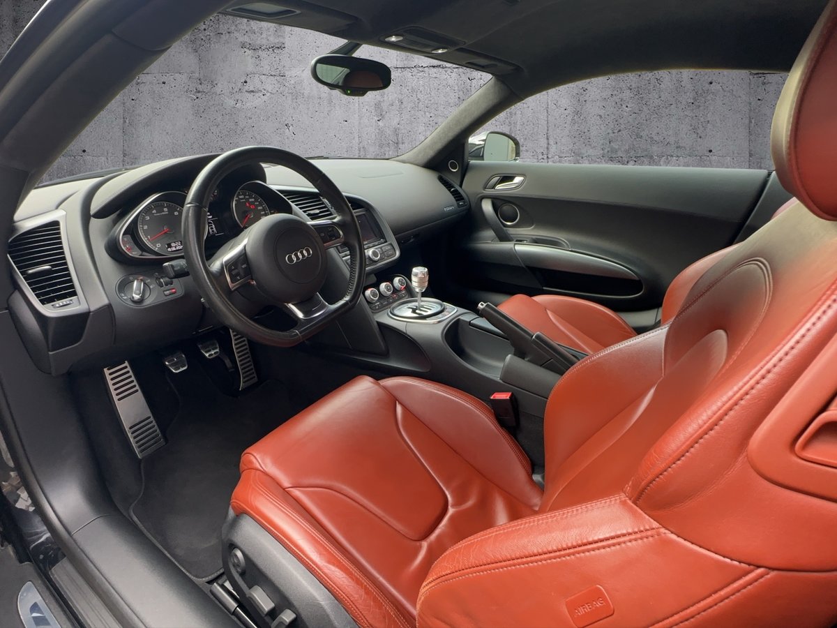 AUDI R8 Coupé 4.2, Petrol, Second hand / Used, Manual - 7