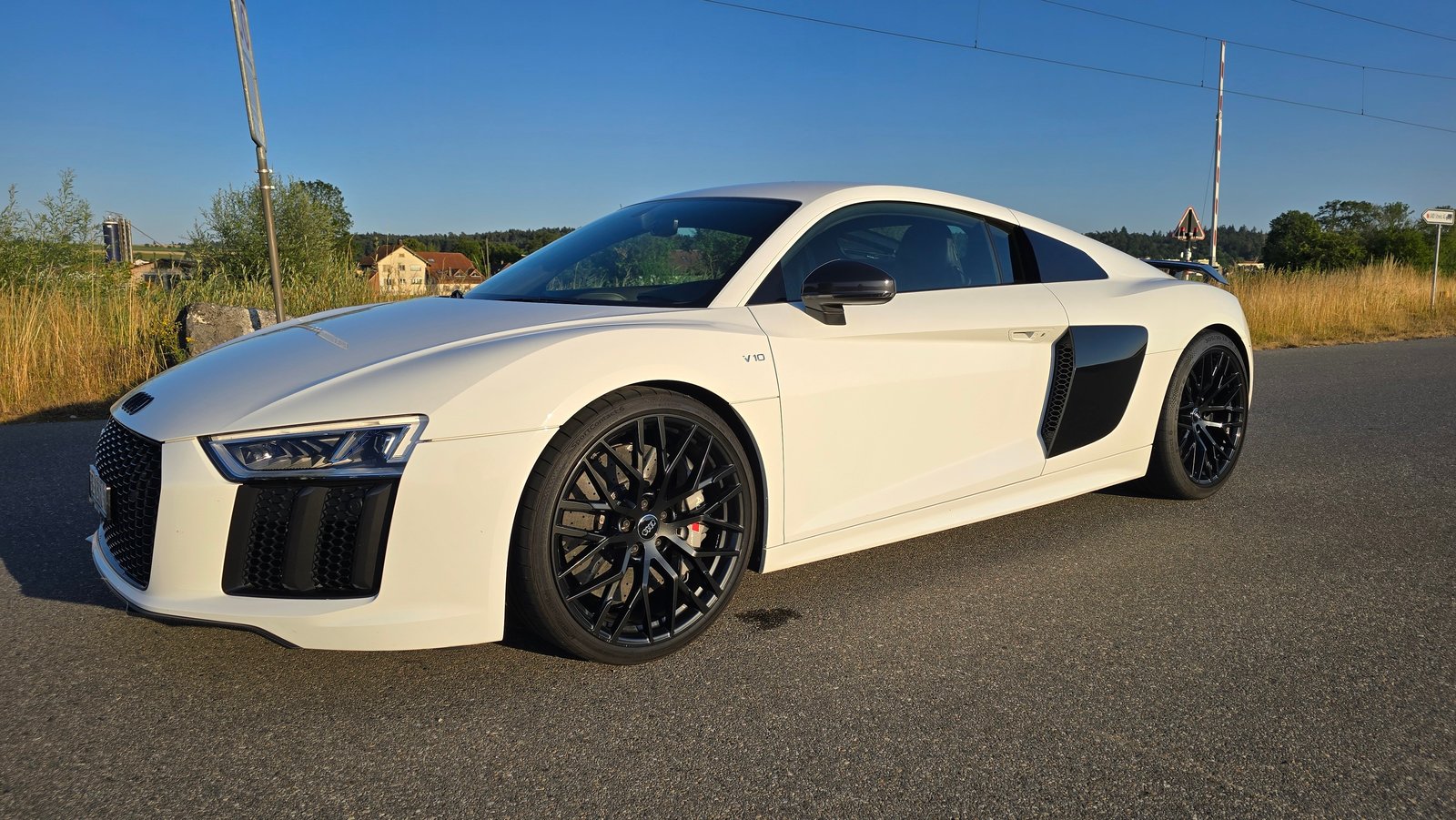 AUDI R8 Coupé 5.2 plus S-Tronic Carbon, Benzin, Occasion / Gebraucht, Automatik - 2