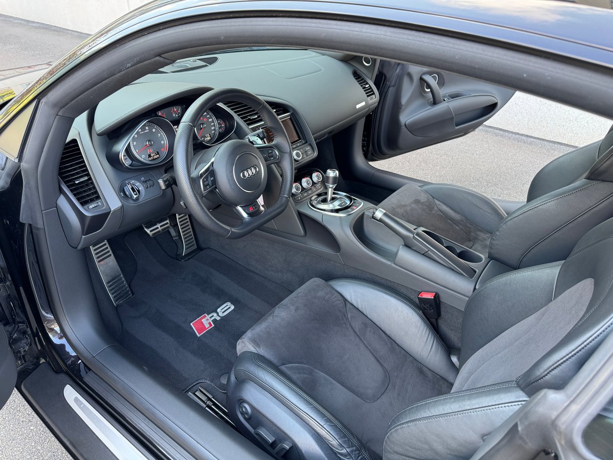 AUDI R8 Coupé 4.2 V8 DSG PANTHERSCHWARZ KRISTALL S-Tronic Caprist, Benzin, Occasion / Gebraucht, Automatik - 7