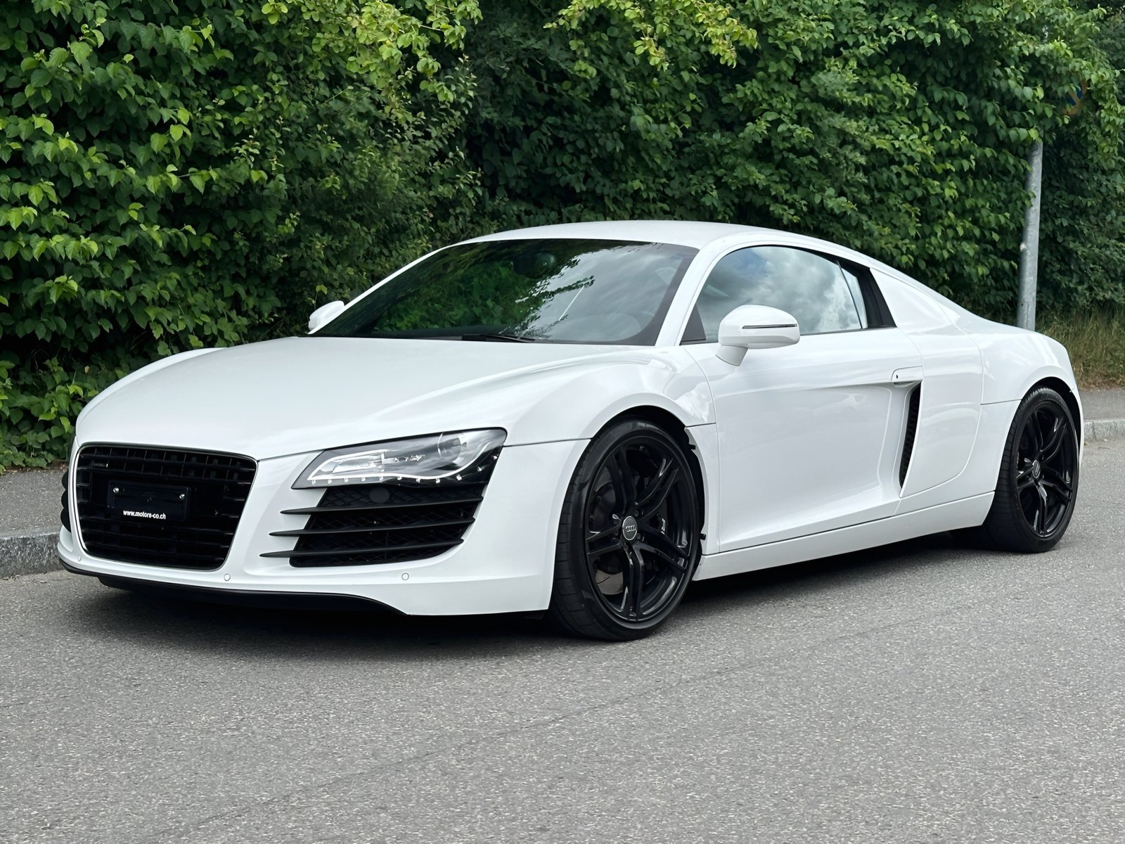 AUDI R8 Coupé 4.2, Benzin, Occasion / Gebraucht, Automatik - 2