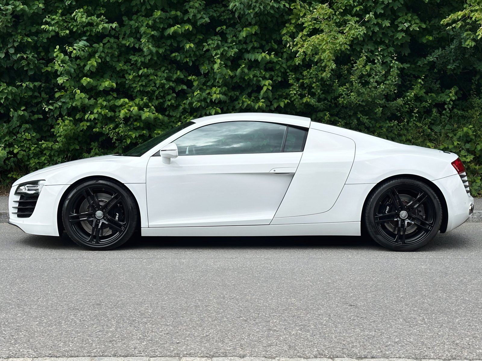 AUDI R8 Coupé 4.2, Benzin, Occasion / Gebraucht, Automatik - 3