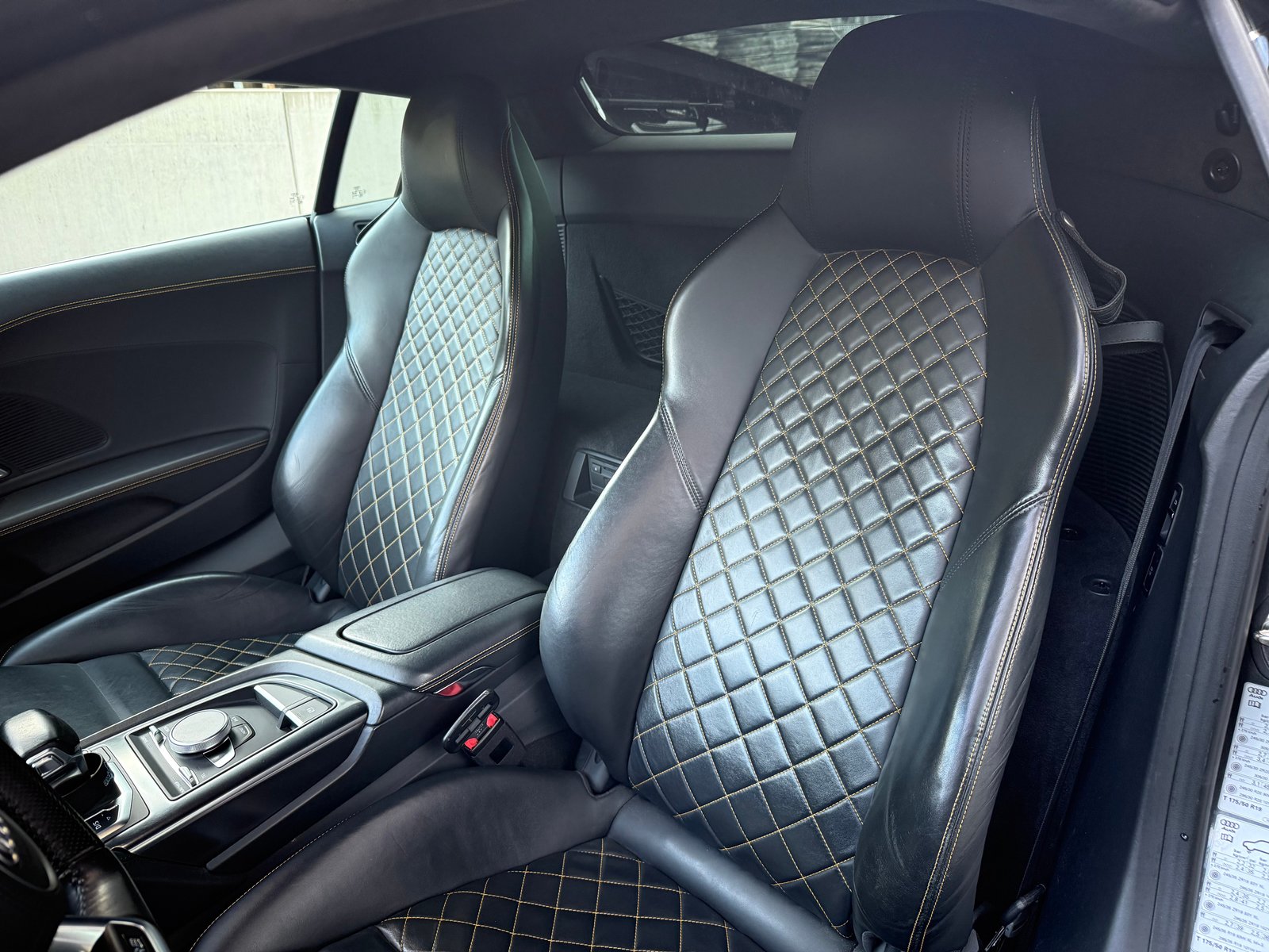 AUDI R8 Coupé 5.2 plus S-Tronic - CAPRISTO, Benzin, Occasion / Gebraucht, Automatik - 7