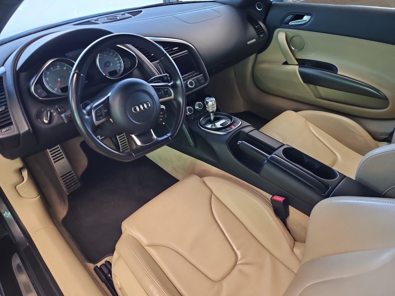 AUDI R8 Coupé 4.2 FSI V8 quattro R-Tronic, Benzin, Occasion / Gebraucht, Automatik - 7