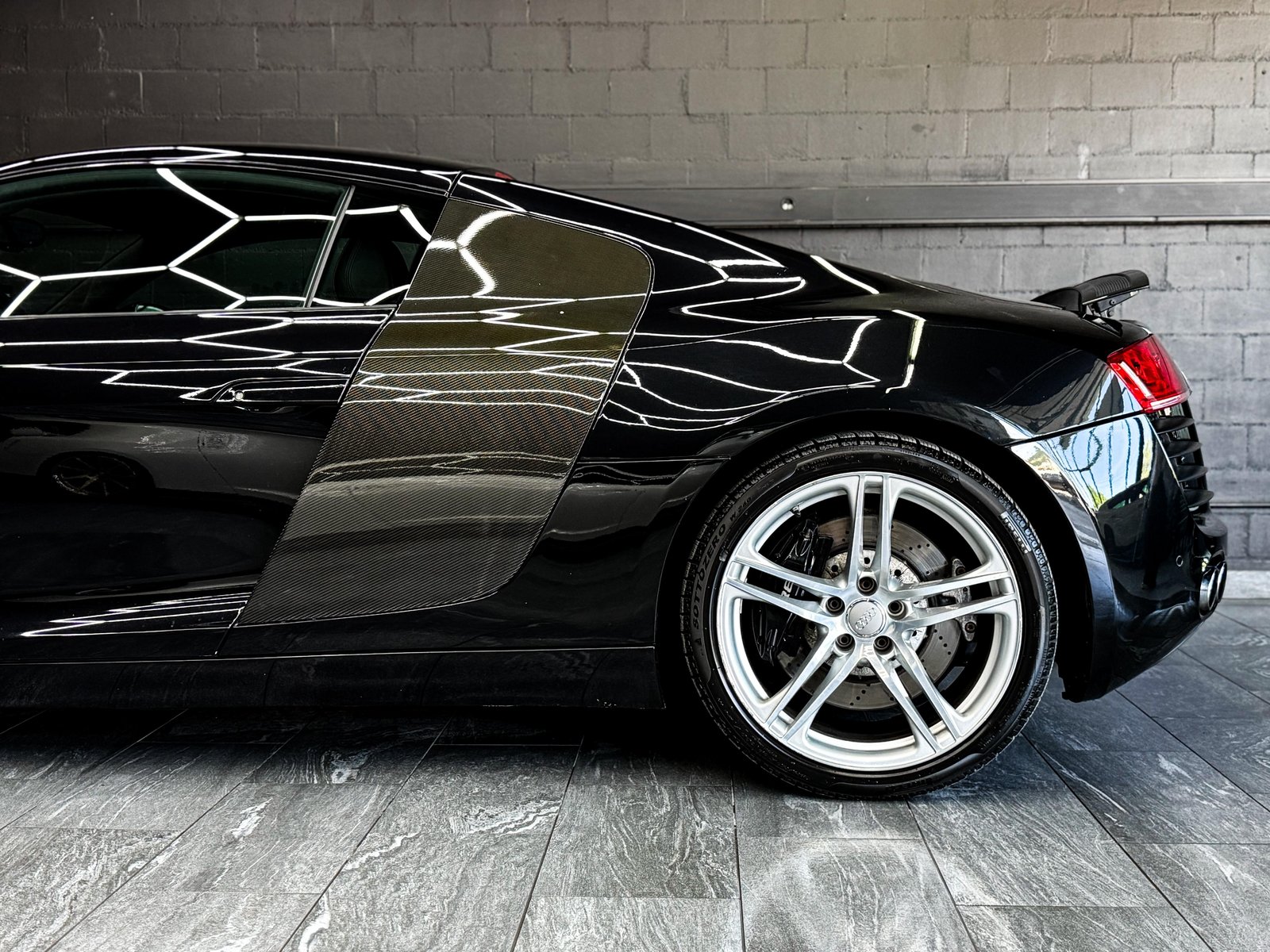 AUDI R8 Coupé 4.2, Benzin, Occasion / Gebraucht, Handschaltung - 6