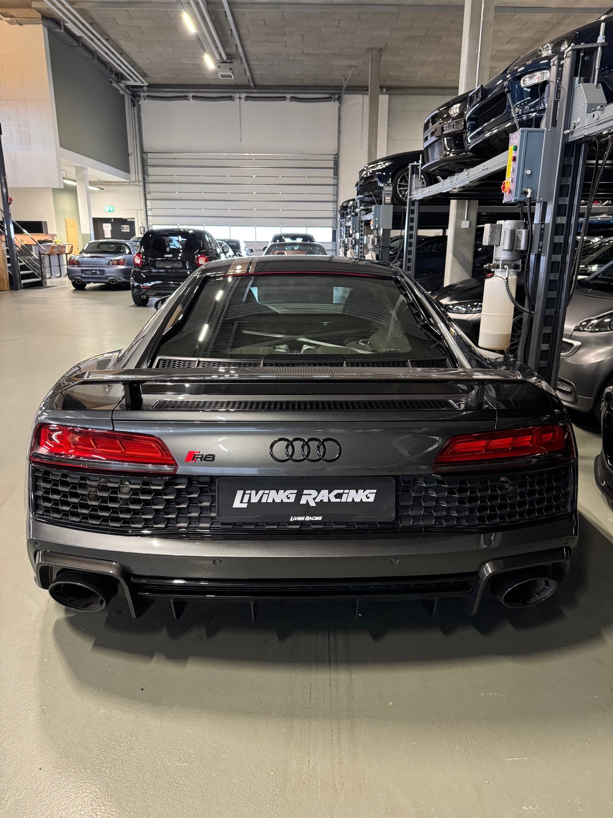 AUDI R8 Coupé performance S-Tronic, Petrol, Second hand / Used, Automatic - 4