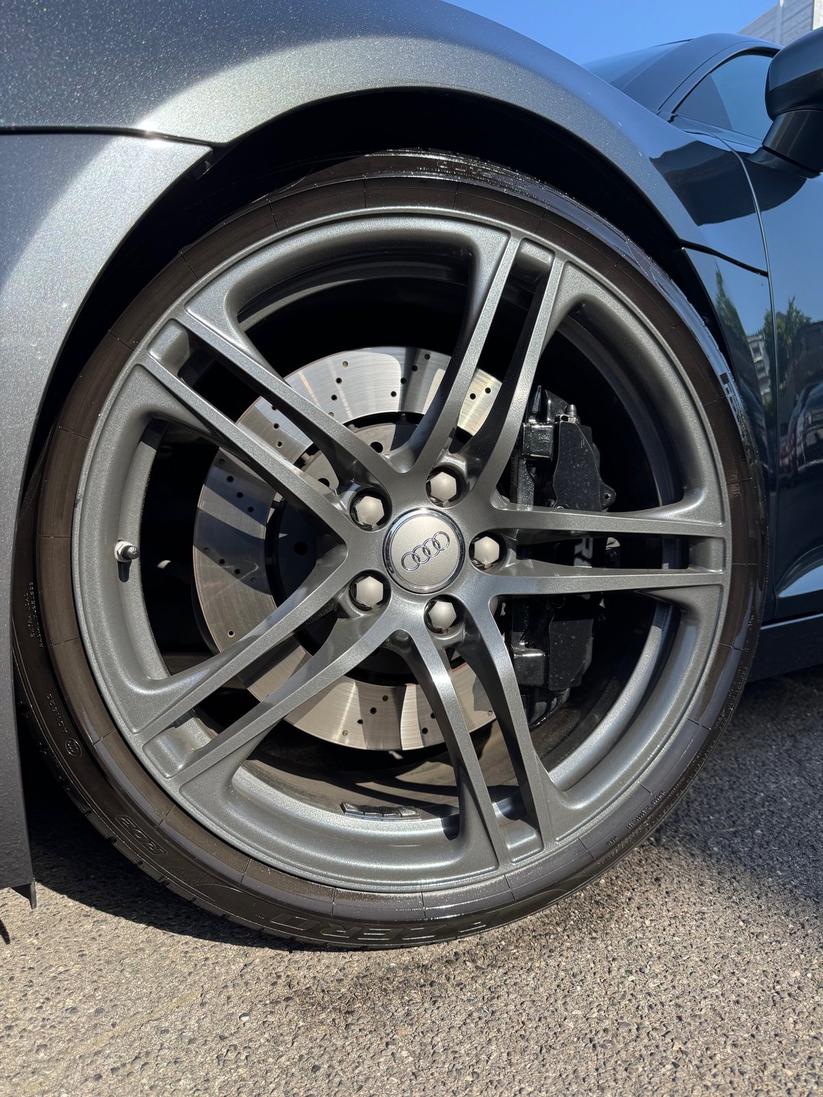 AUDI R8 Coupé 4.2, Benzin, Occasion / Gebraucht, Handschaltung - 2