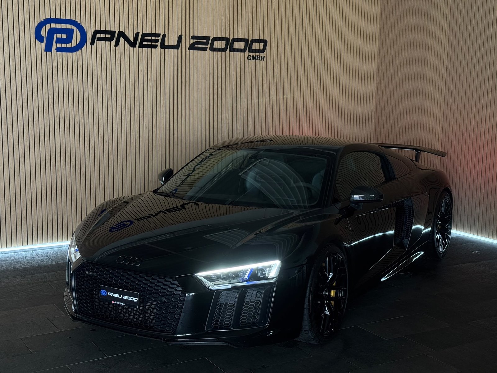 AUDI R8 Coupé 5.2 plus S-Tronic, Benzin, Occasion / Gebraucht, Automatik - 2