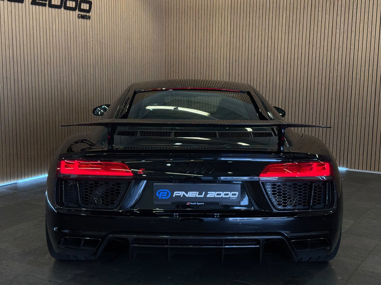 AUDI R8 Coupé 5.2 plus S-Tronic, Benzin, Occasion / Gebraucht, Automatik - 7