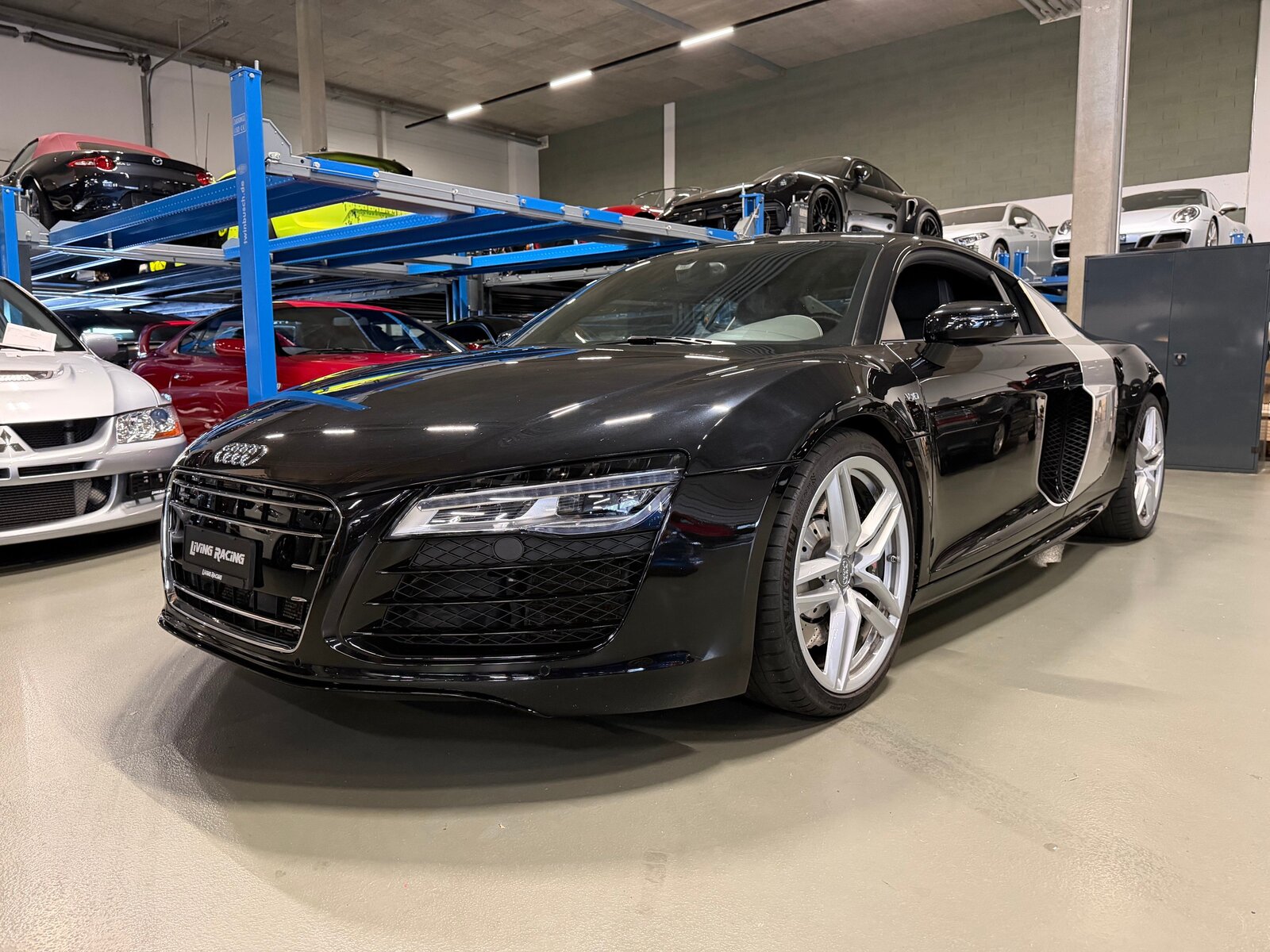 AUDI R8 Coupé 5.2 S-Tronic, Essence, Occasion / Utilisé, Automatique - 2