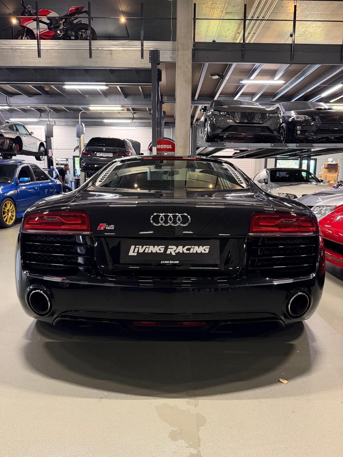 AUDI R8 Coupé 5.2 S-Tronic, Essence, Occasion / Utilisé, Automatique - 4
